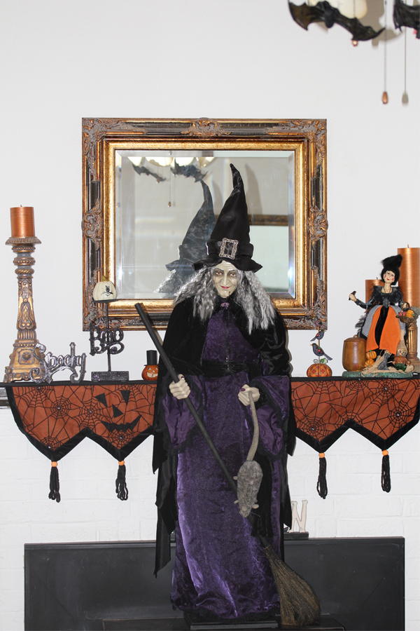 Spooky Decor Surprises Guests: